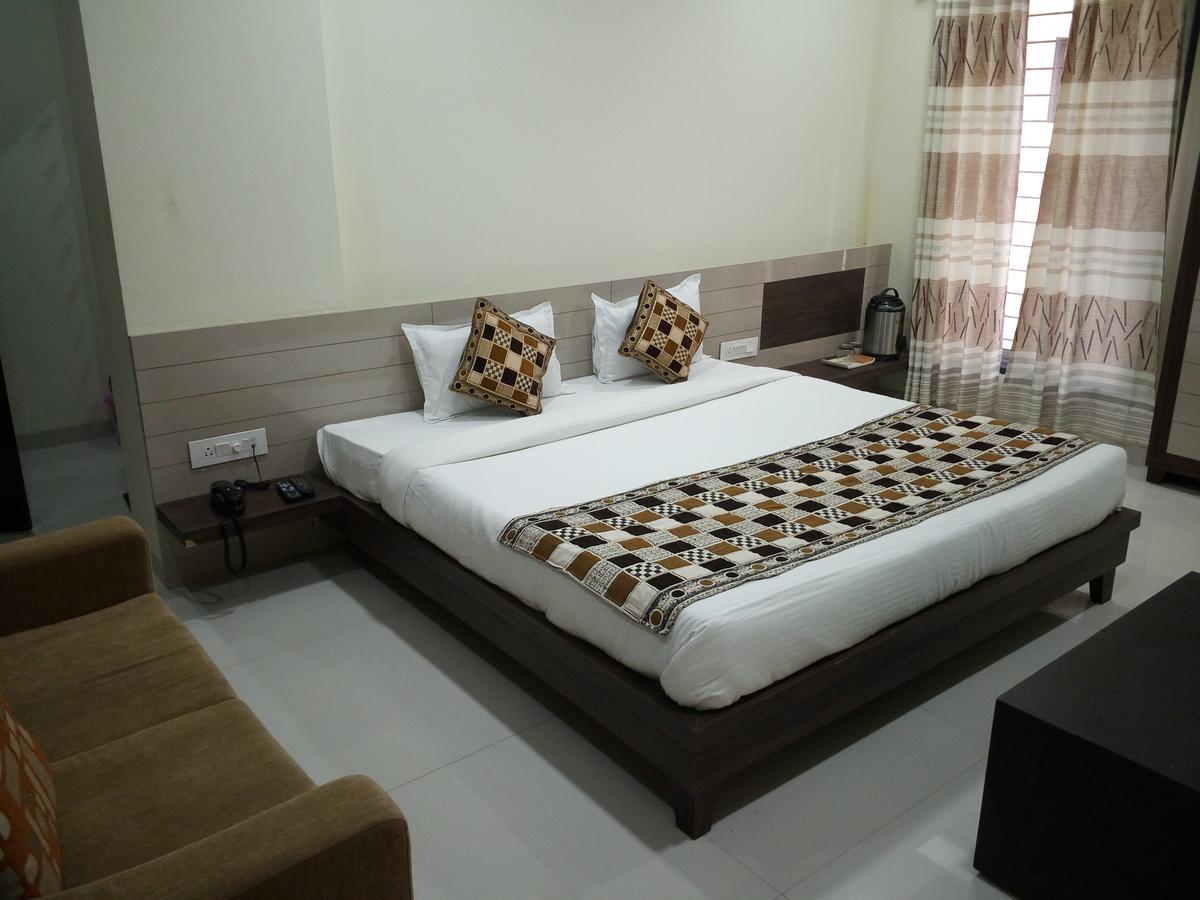 Casa Green Hotel Shirdi Exterior photo